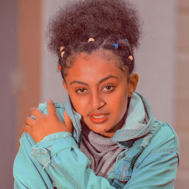 Jordan Lee, Client Relations Director, discussing corporate gifting strategy with business clients